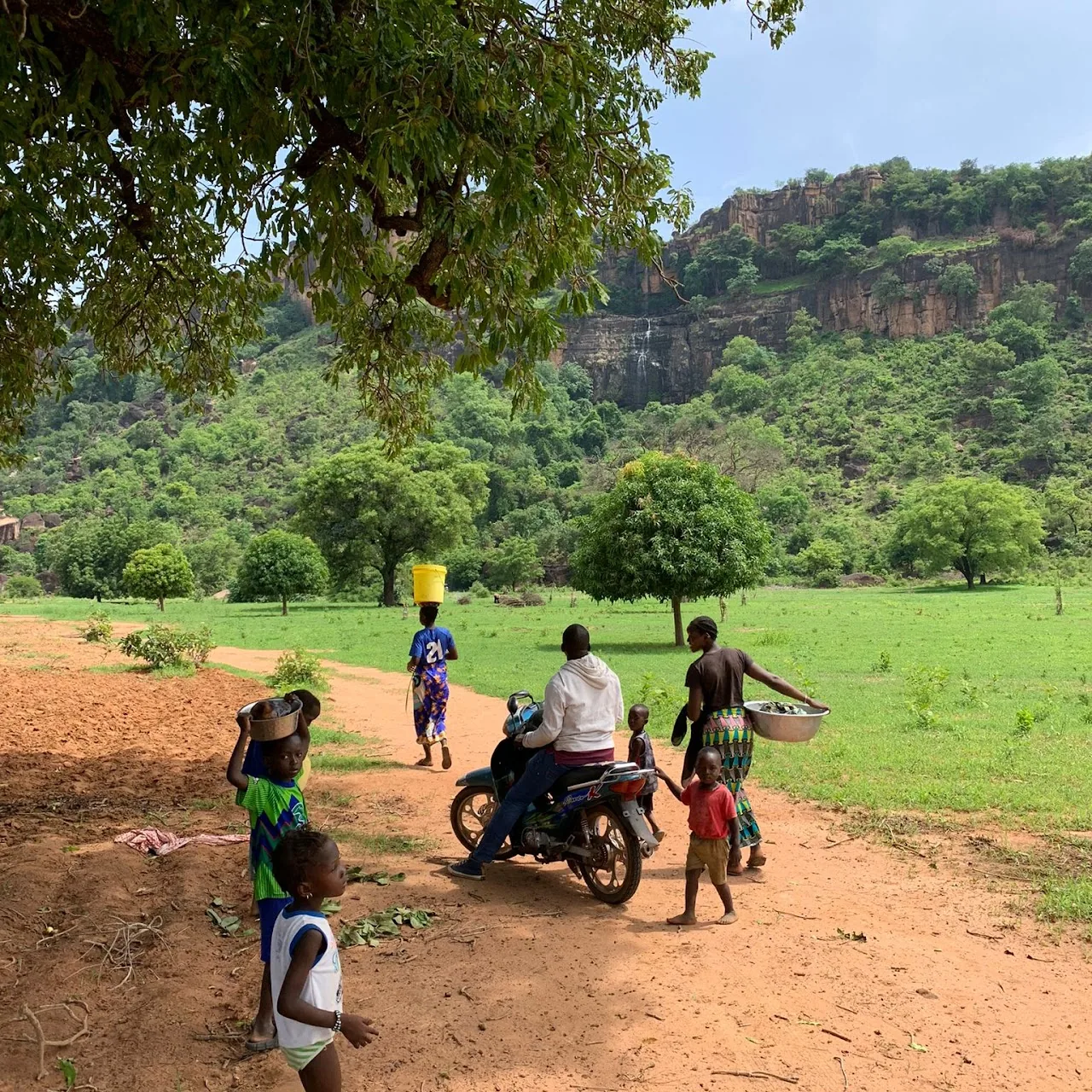 Community visit with children and travellers